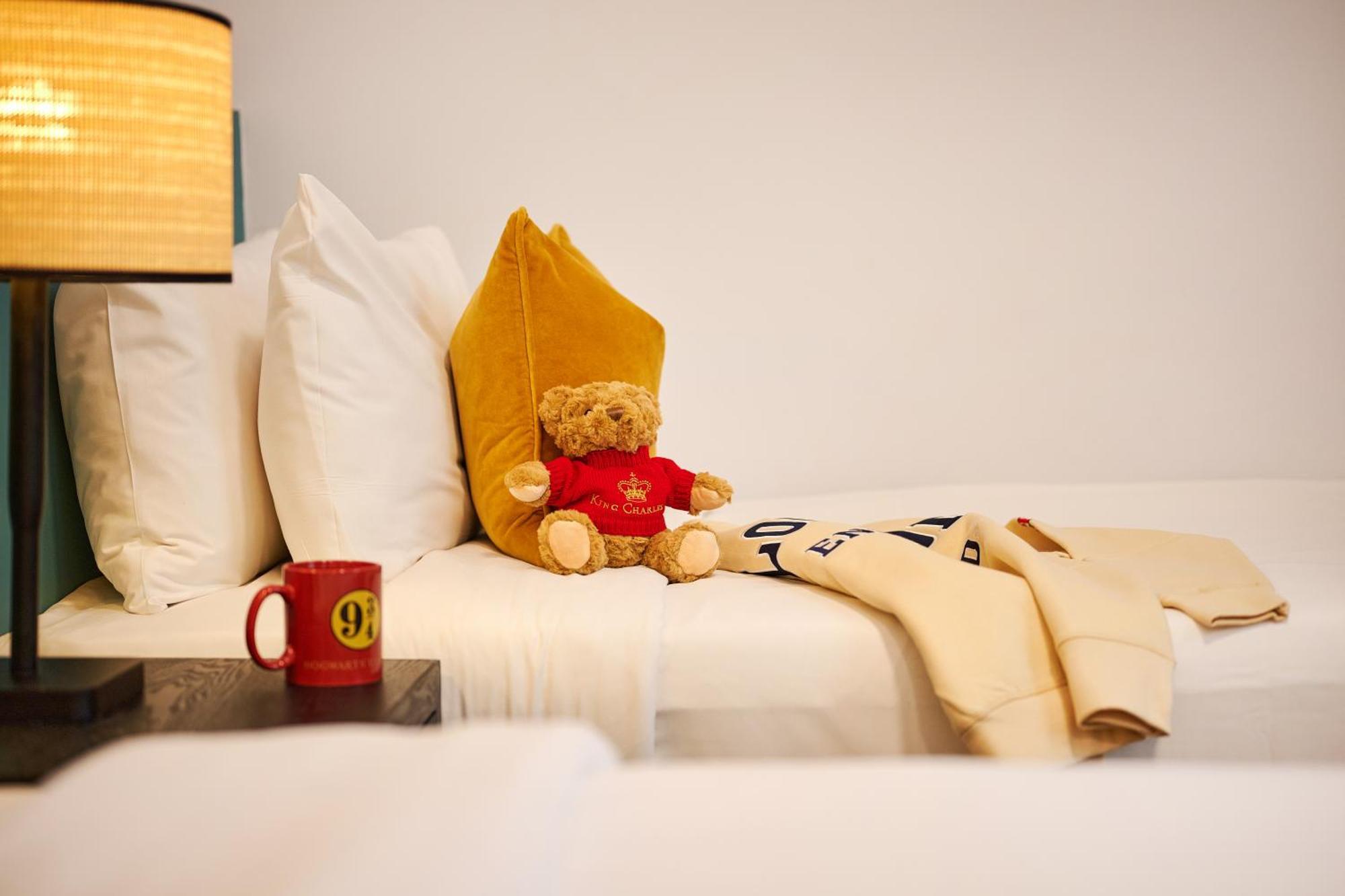 โอโย ฮัตตันส์ โฮเทล วิกตอเรีย ลอนดอน Hotel ภายนอก รูปภาพ