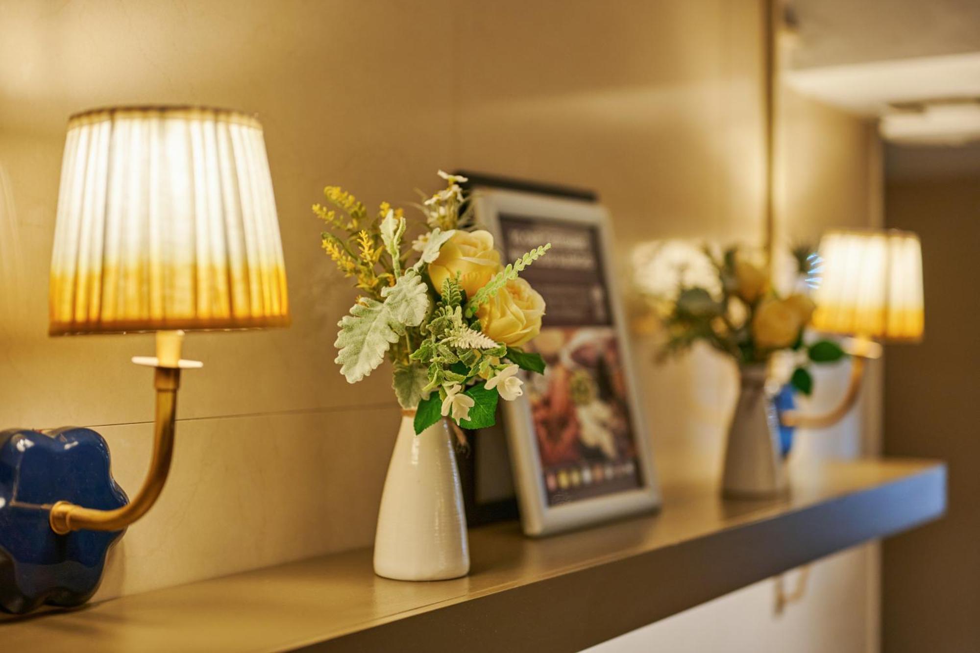 โอโย ฮัตตันส์ โฮเทล วิกตอเรีย ลอนดอน Hotel ภายนอก รูปภาพ